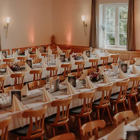 Gastwirtschaft & Doll 호텔