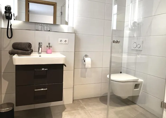 Gastwirtschaft & Doll Ξενοδοχείο *