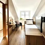 Gastwirtschaft & Doll Hotel