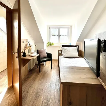 Gastwirtschaft & Doll Otel